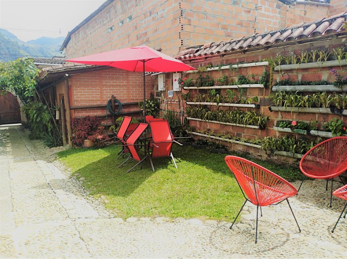 Hotel Kantarrana Urbana Jardín Exterior foto